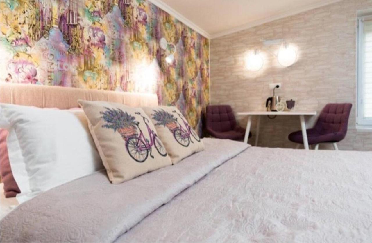 Гостьовий Будинок Bed&Bike ビーラ・ツェールクヴァ エクステリア 写真